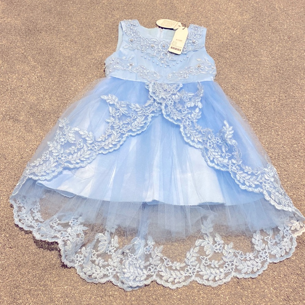 💙Toddler Brand new w/ tag gown 💙